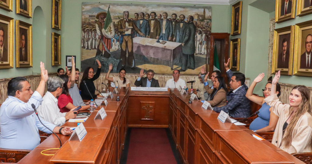 Cabildo de Cuernavaca aprueba reformas sobre salarios públicos y plazos presupuestales