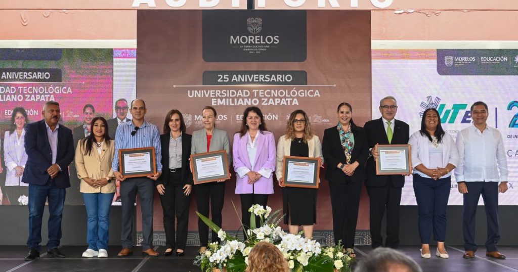 Ofrece gobierno de Margarita González Saravia alternativas para que “ningún joven se quede sin estudiar”