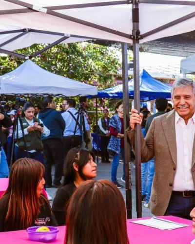 Servicios gratuitos en la colonia Universo