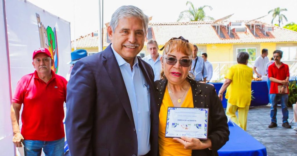 Cuernavaca reconoce a liderazgos de mercados por su aporte económico y social