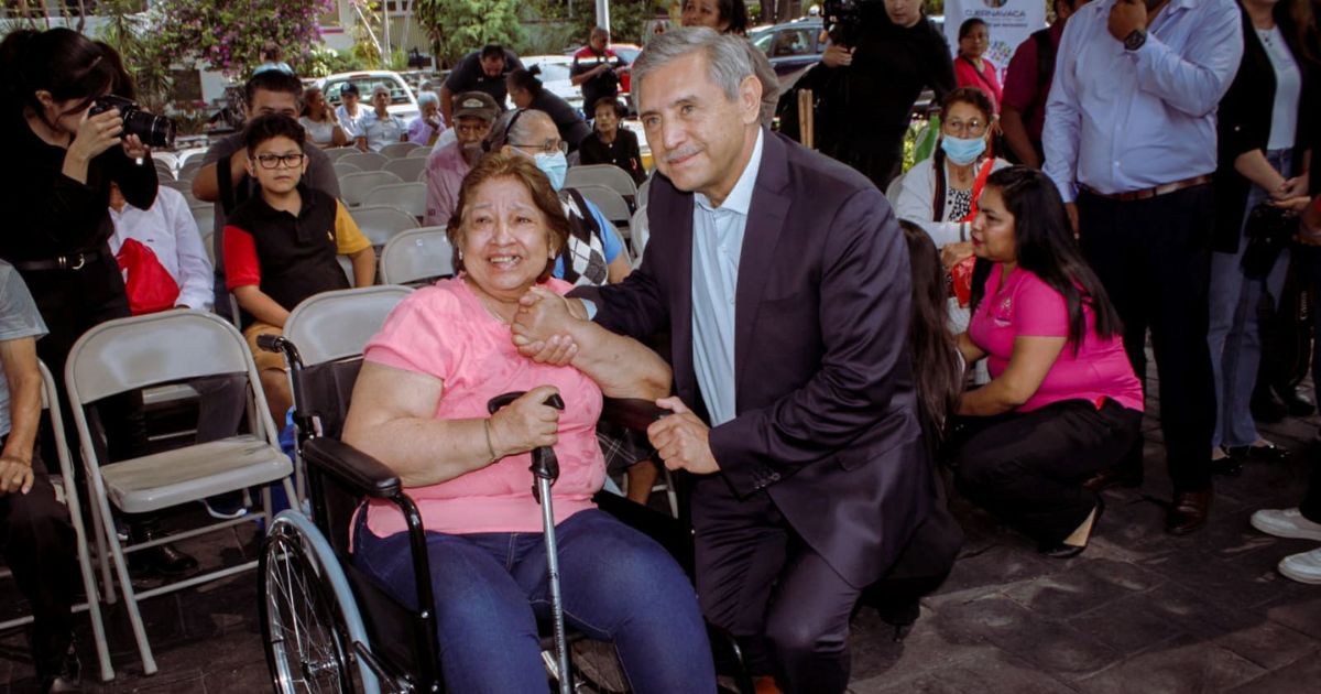 DIF Cuernavaca entrega 157 aparatos funcionales para fortalecer la atención a personas vulnerables